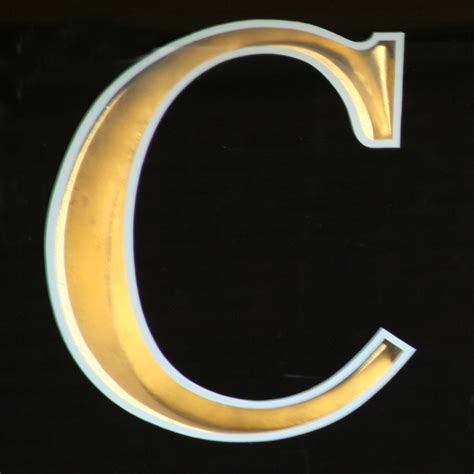 C&o cucina - Ç, ç は、 C に セディーユ を付した文字である。. フランス語 、 カタルーニャ語 、 ポルトガル語 では、 後舌母音 a, o, u の前に置かれて、 無声歯茎摩擦音 [s] を表す。. 一方、 トルコ語 、 アゼルバイジャン語 、 トルクメン語 、 タタール語 、 アルバニア ... 